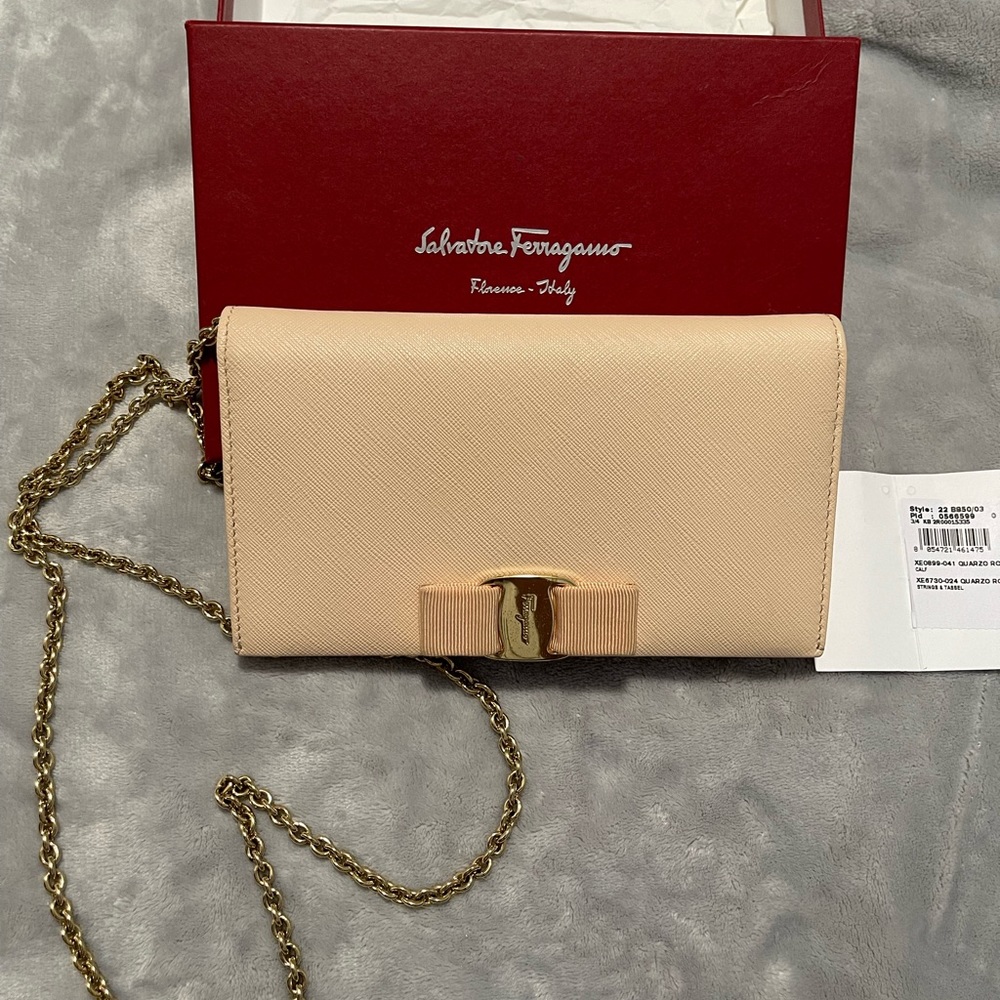 100% Authentic Salvatore Ferragamo Wallet on chain